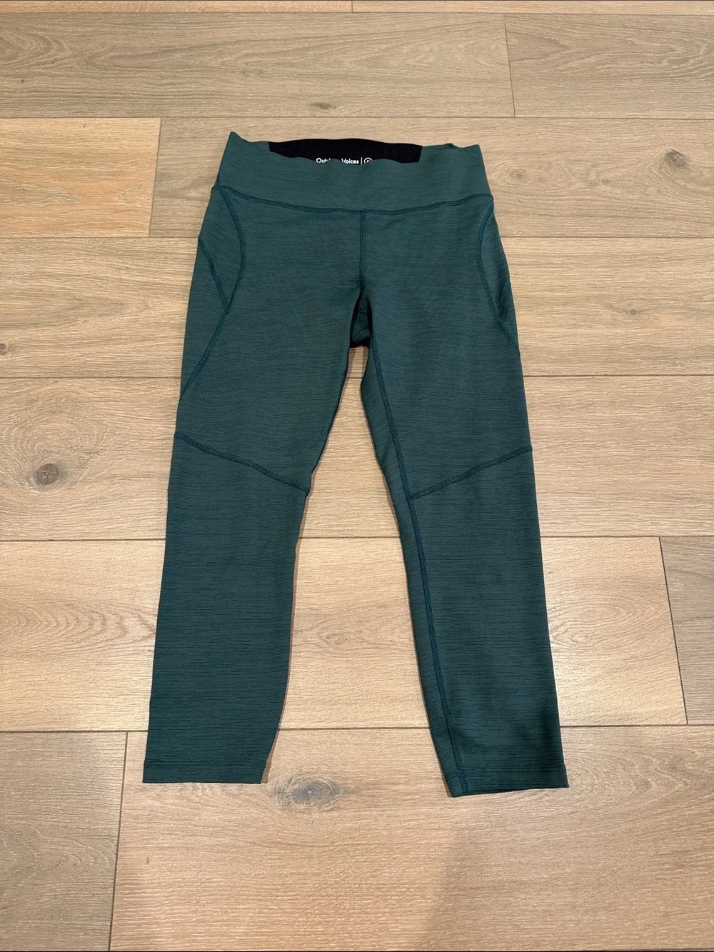OUTDOOR VOICES Evergreen‎ TechSweat Core 3/4 Cropped Active Gym Capris Size M